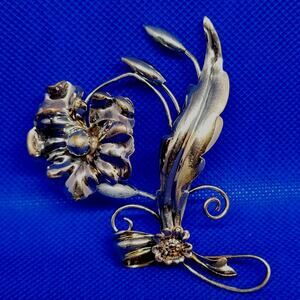 VNTG Airy Floral Brooch Marked Regal 1/20 12K  Gold Tones Sturdy Working Clasp